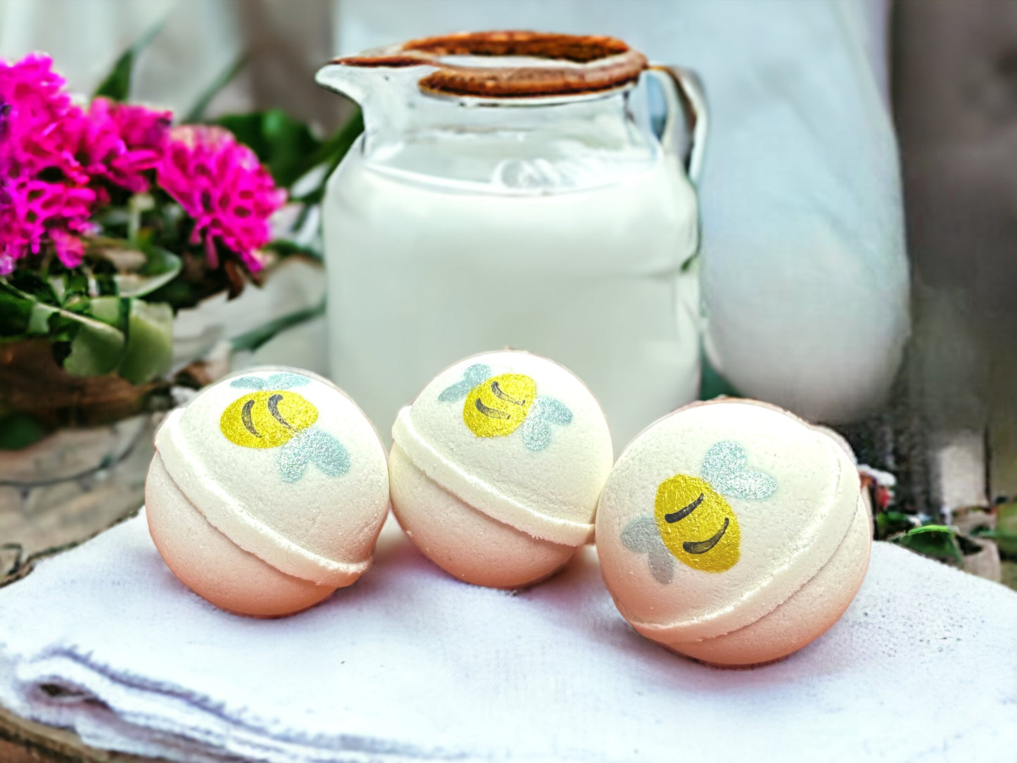 Light honey fragrance, made with buttermilk then hand painted