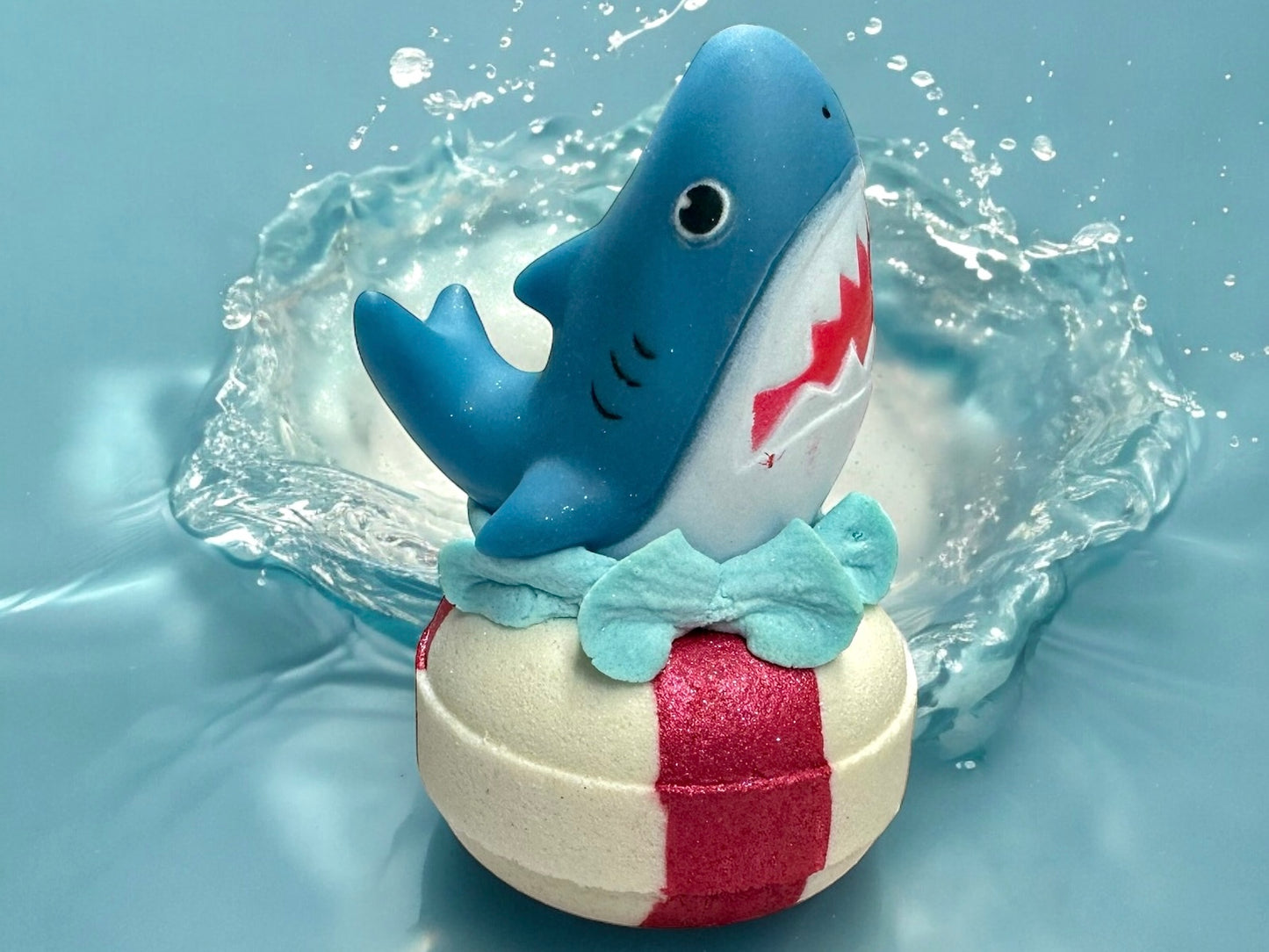 Shark Bath Bomb with Bubble Whip, Shark Finger Puppet