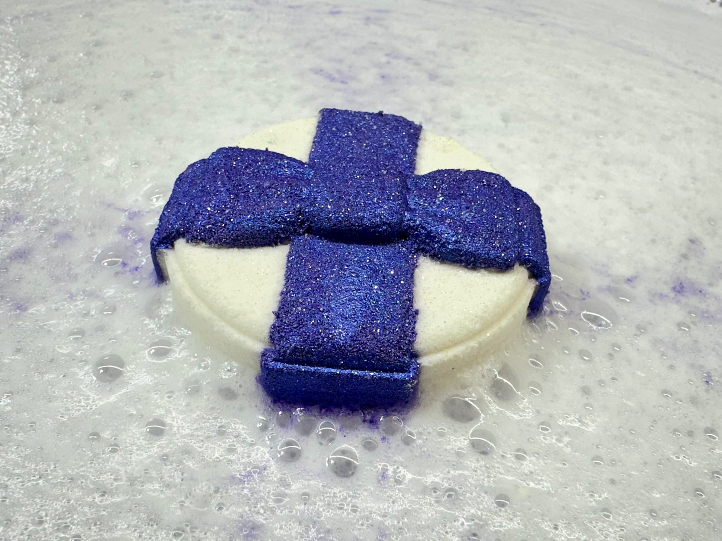 Present Bath Bomb with Assorted Surprise Little Girl Ring Inside