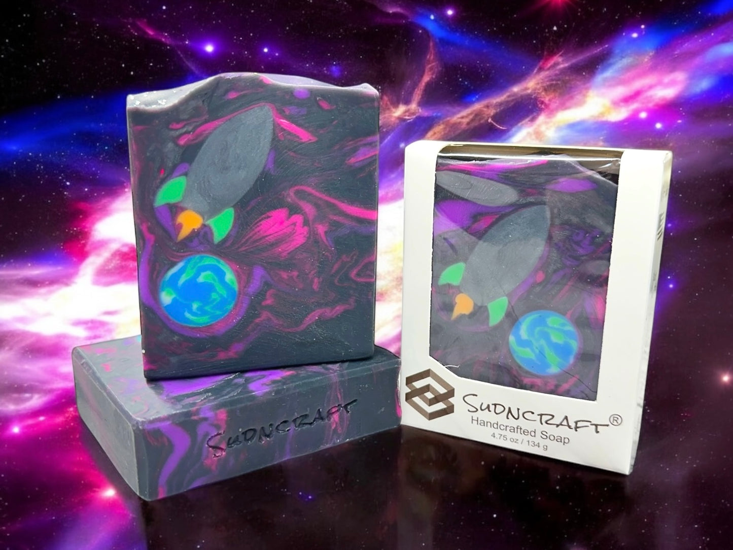 Galactic Explorer ā Blast off into a cosmic clean with this out-of-this-world scent of zesty oranges, juicy berries, and soft white muskāperfect for little adventurers!