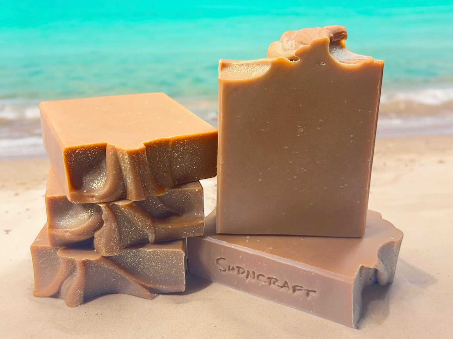 Our Beach Bum Soap Bar is inspired by Cheirosa 62Ā®. Handcrafted with warm notes of pistachio, caramel & vanilla. Creamy, beachy, and phthalate-free.