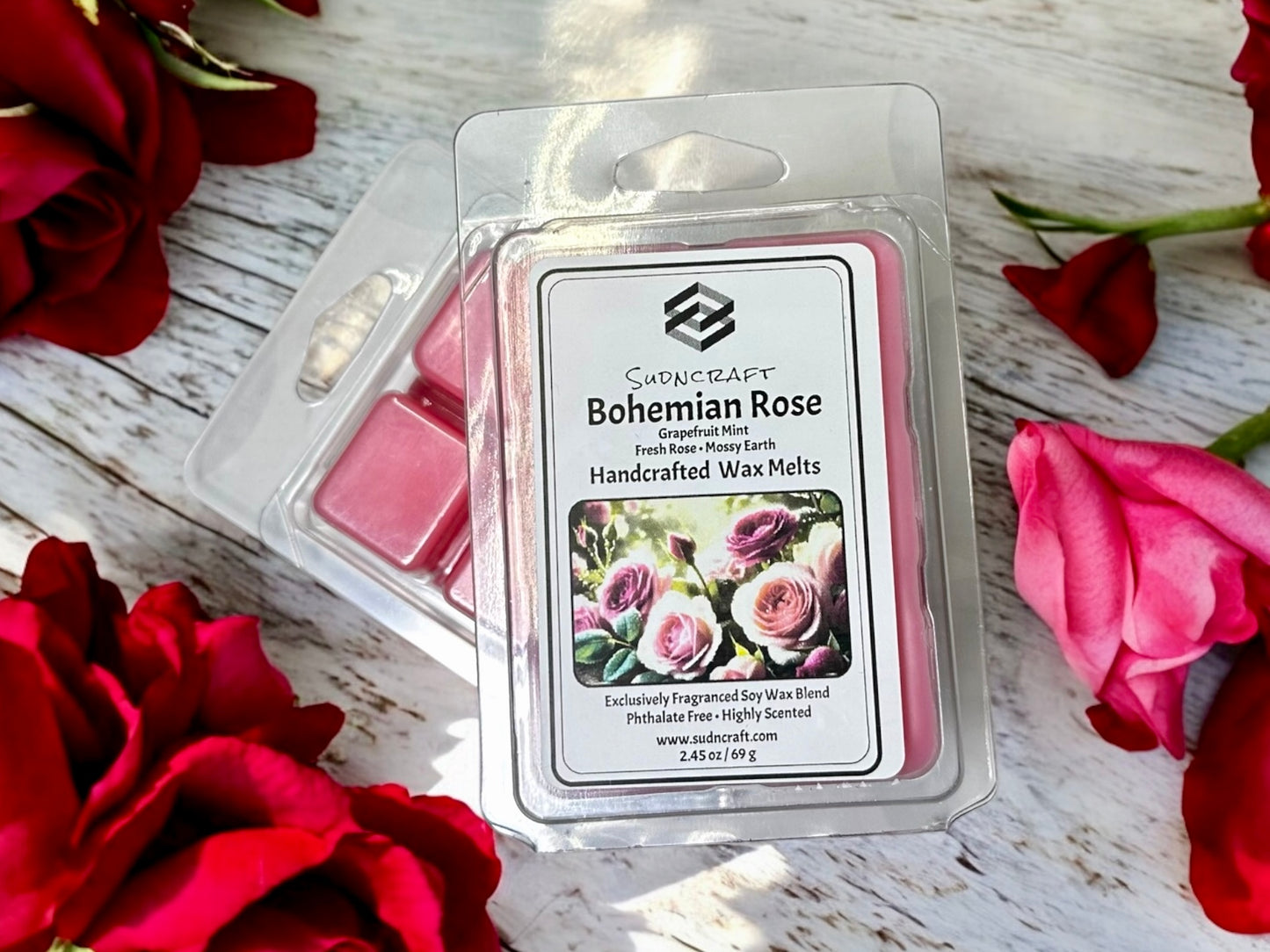 A in-house custom fragrance blend of Fresh rose, grapefruit mint & earthy moss for an untamed, romantic aroma
