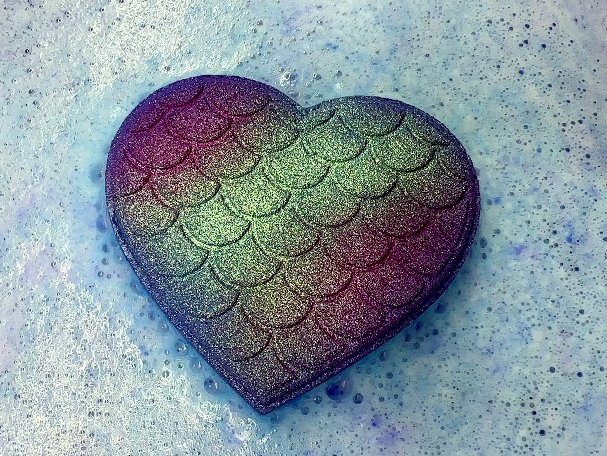 Mermaid heart bath bomb fizzing action