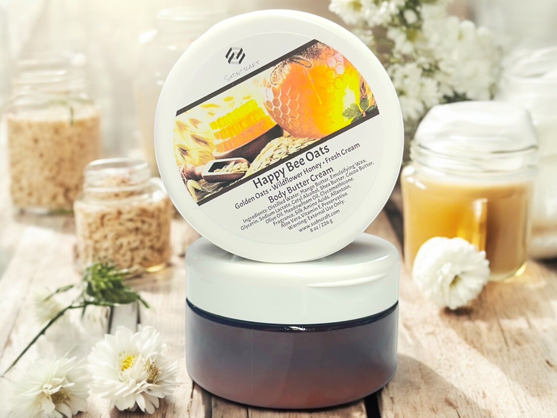 Comforting and Creamy with the classic oatmeal milk and honey fragrance.
