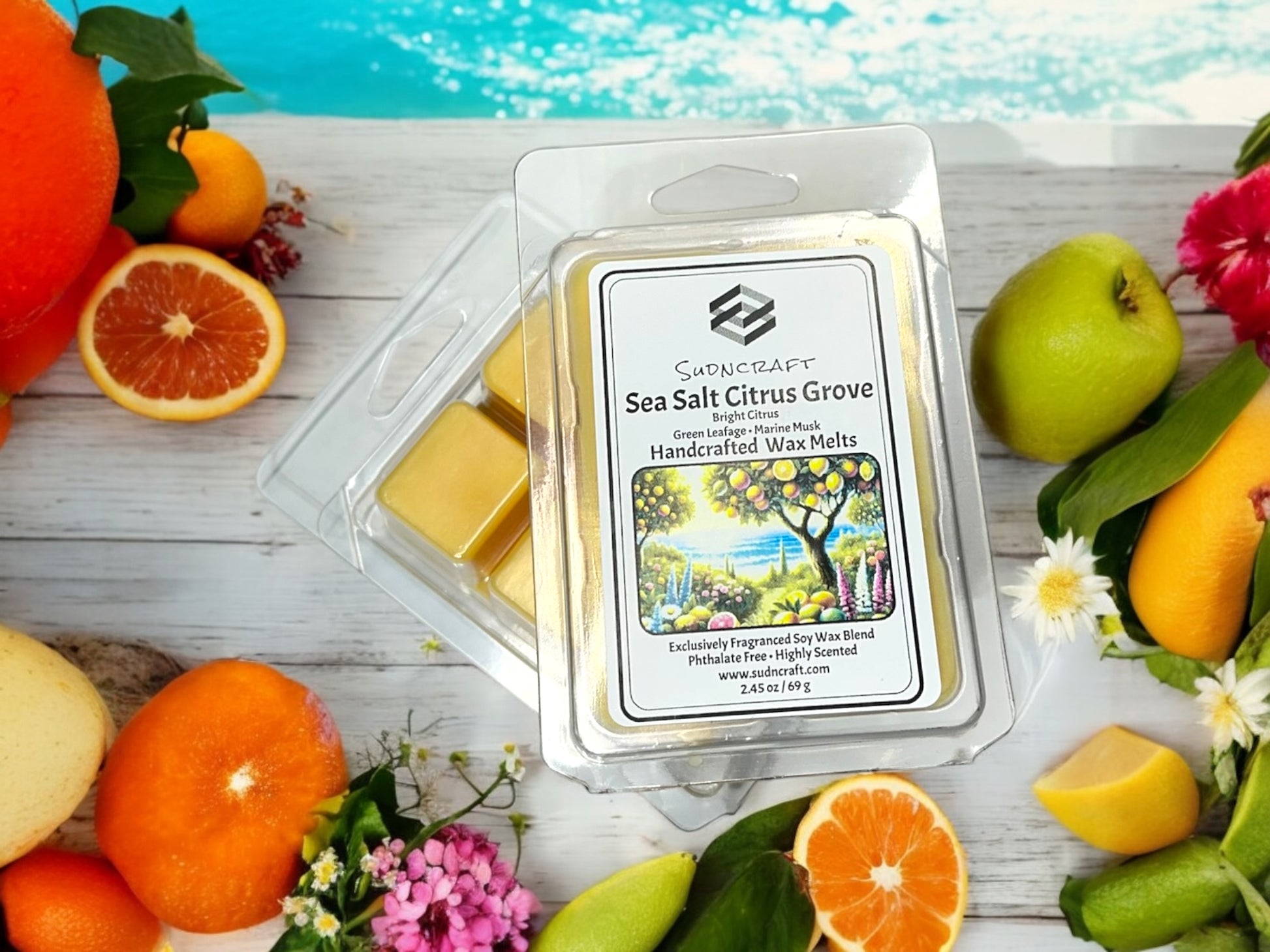 A refreshing blend of bright citrus, green leafage, and marine musk
