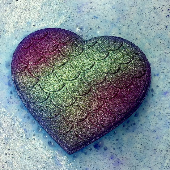 Mermaid heart bath bomb fizzing action